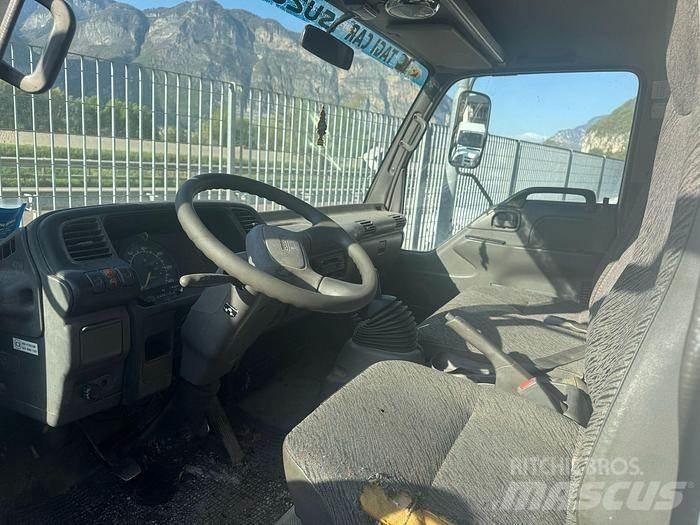 Isuzu 15.75 自卸车