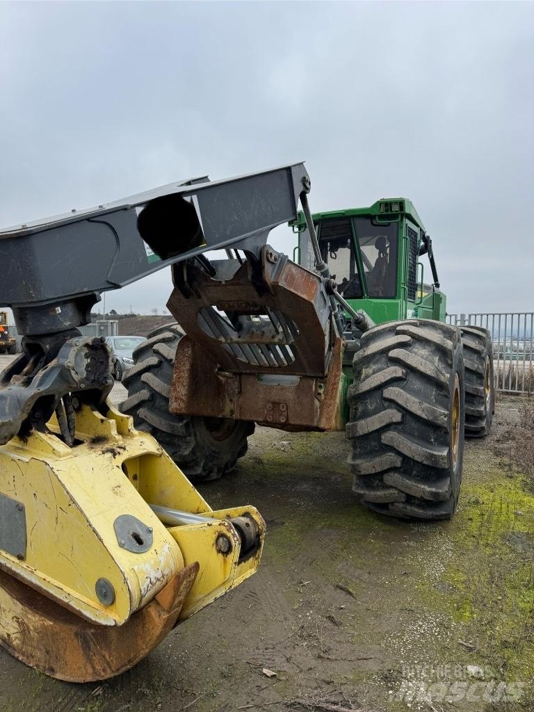 John Deere 748 粉碎机