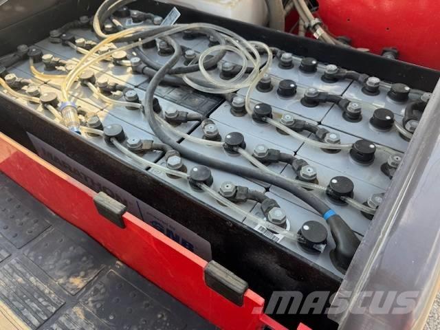 Manitou ME 425 电动叉车