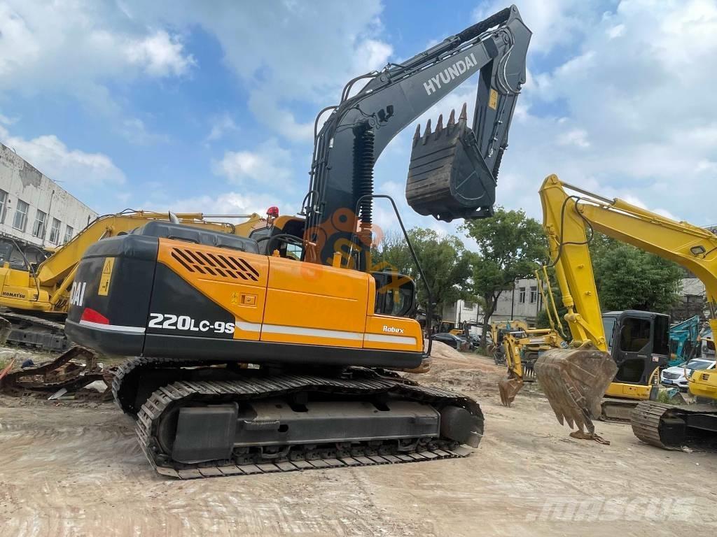 Hyundai Robex 220 履带挖掘机