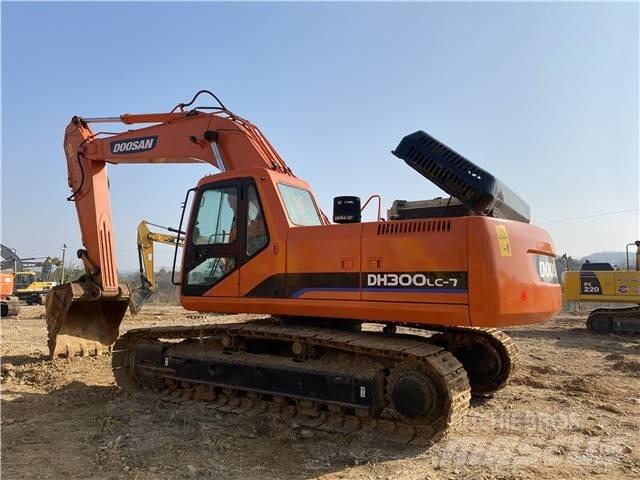 Doosan DH300 履带挖掘机