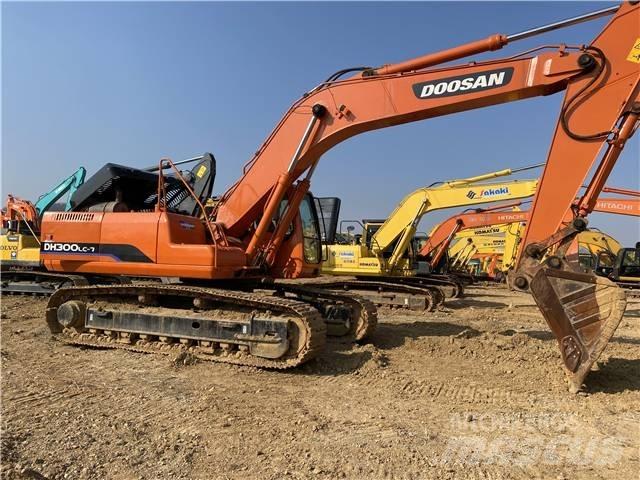 Doosan DH300 履带挖掘机
