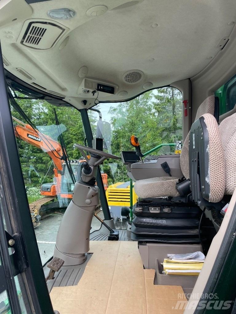 John Deere W 540 联合收割机