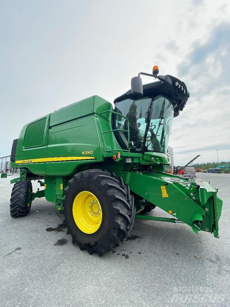 John Deere W 540 联合收割机