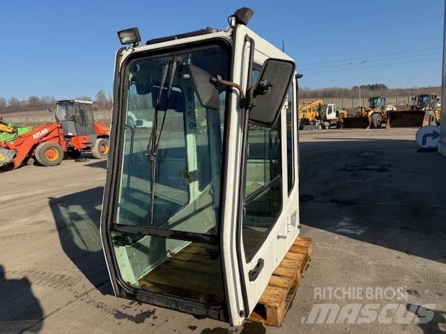 Liebherr SERIA B CAB 驾驶室与内部