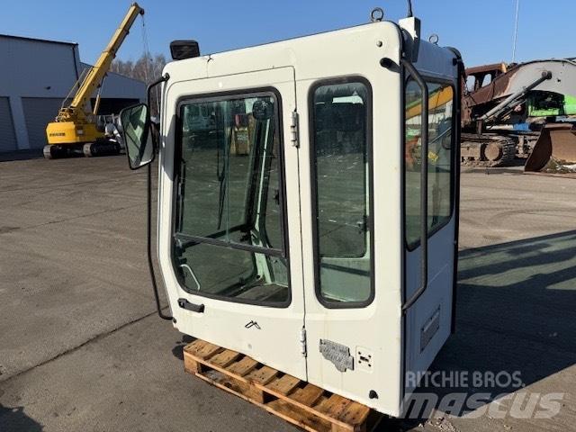 Liebherr SERIA B CAB 驾驶室与内部