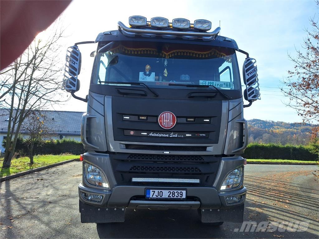 Tatra 8P6R33 牵引车