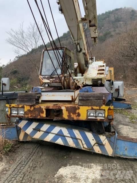 Tadano TR250M-4 越野轮胎起重机︳越野吊︳越野起重机︳移动式起重机