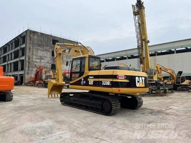 CAT 320 BL 履带挖掘机