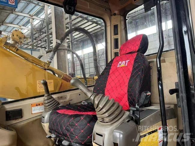 CAT 320 BL 履带挖掘机