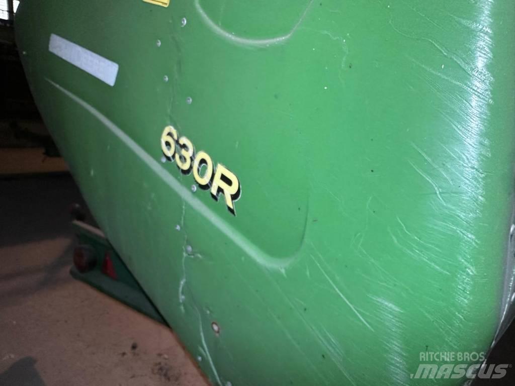 John Deere 9880 STS 联合收割机