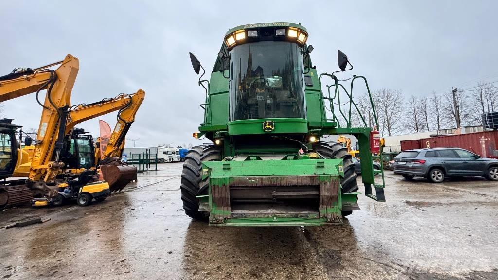 John Deere 9880 STS 联合收割机