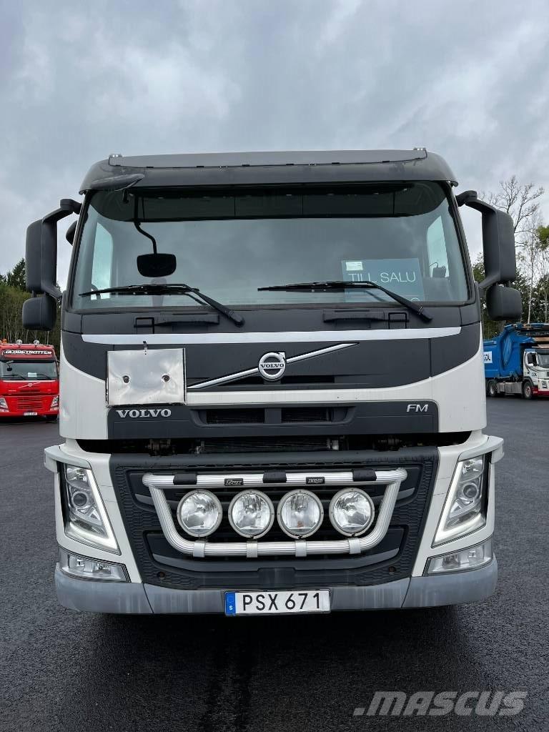 Volvo FM 6X2 翻斗车