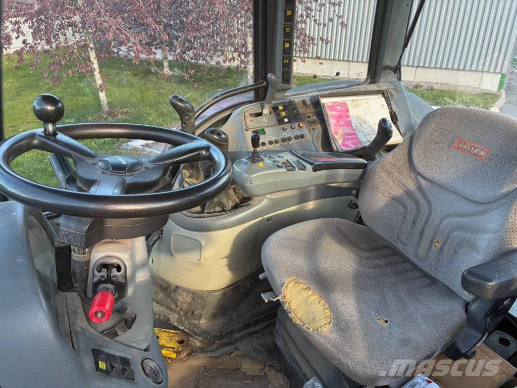 Valtra Traktor T 140 拖拉机/农用车