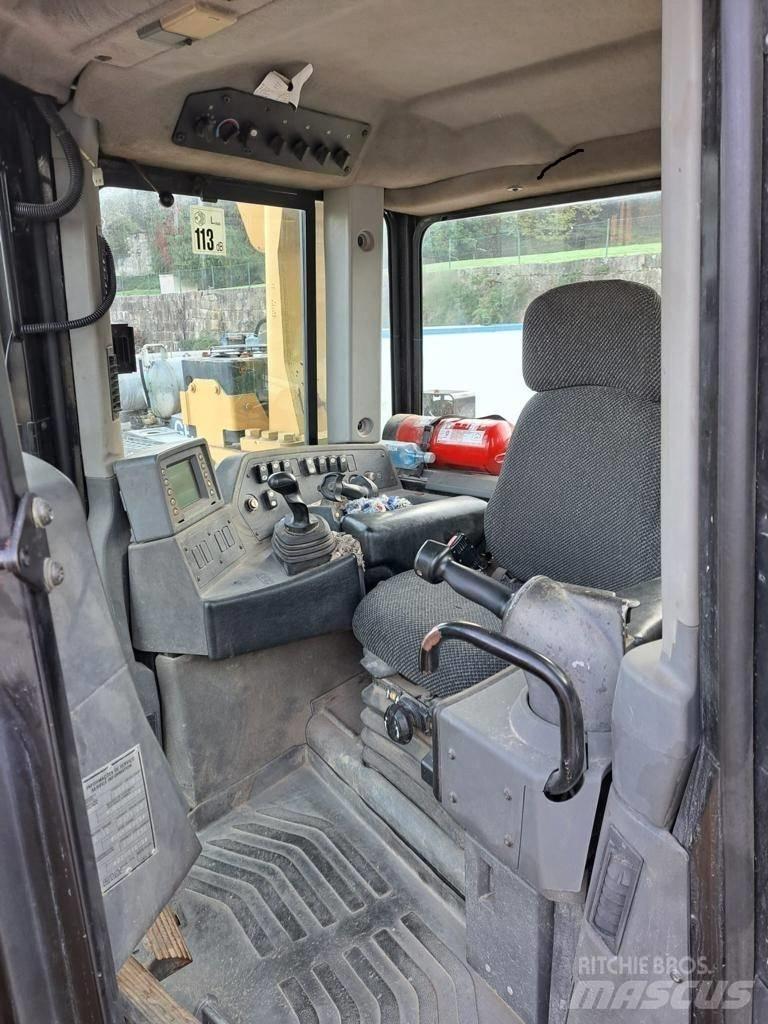 CAT D 8 T 履带式推土机