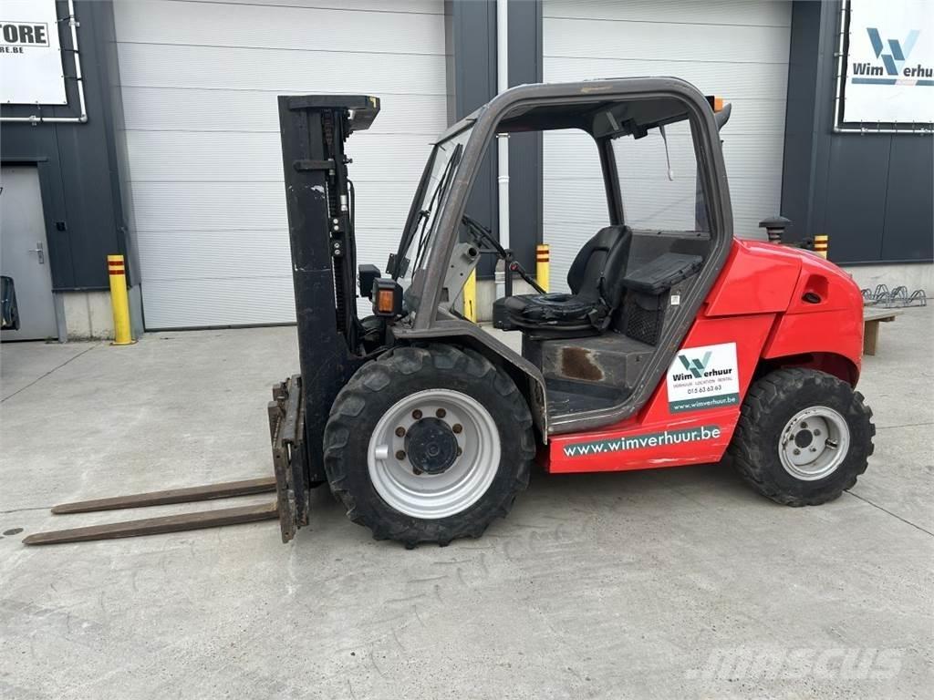 Manitou MH25-4 越野叉车|叉装车