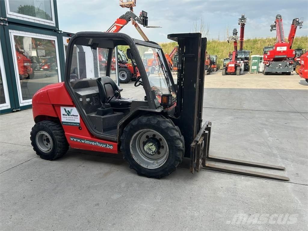 Manitou MH25-4 越野叉车|叉装车
