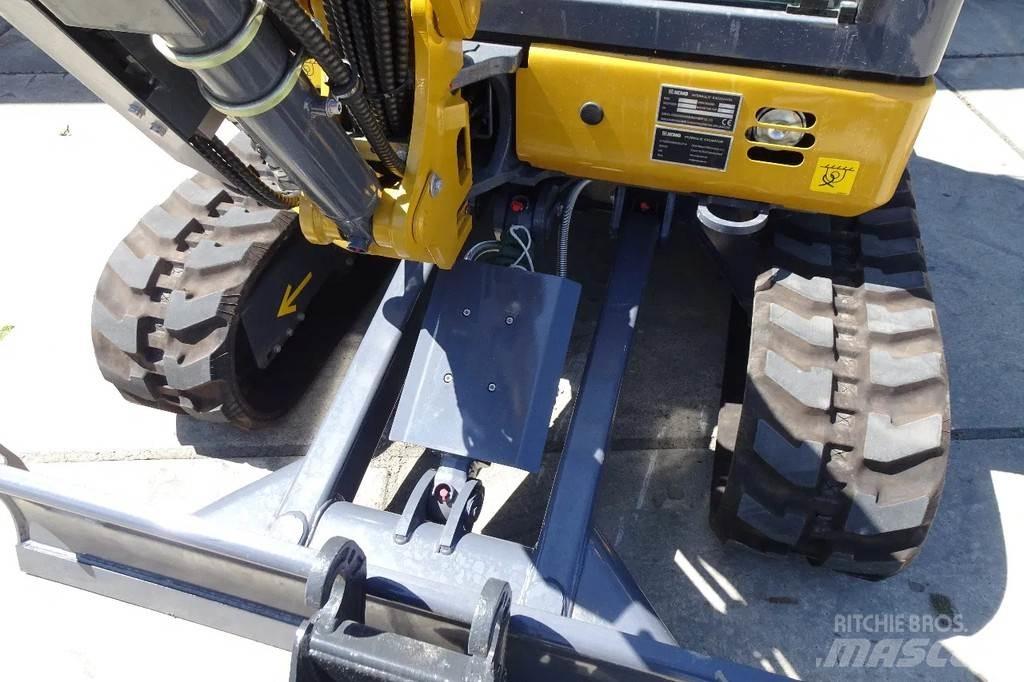 XCMG XE27E 履带挖掘机