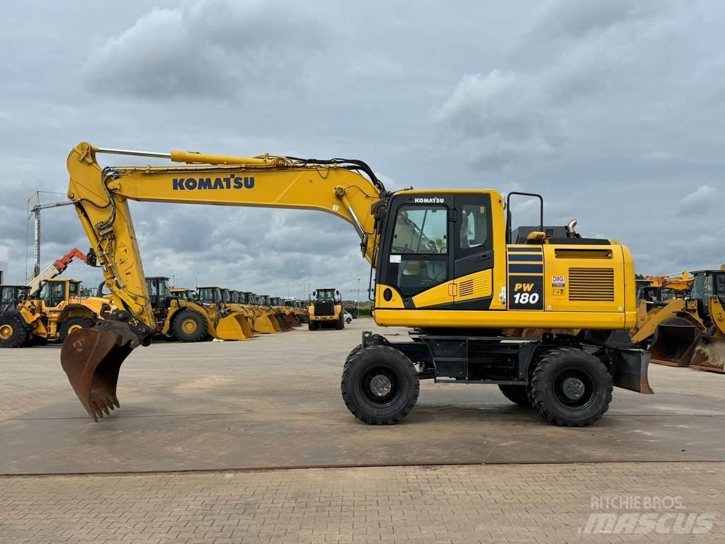 Komatsu PW180-11 轮式挖掘机