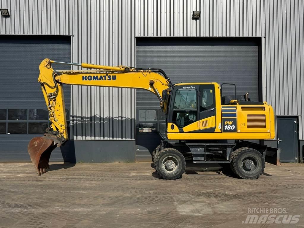 Komatsu PW180-11 轮式挖掘机