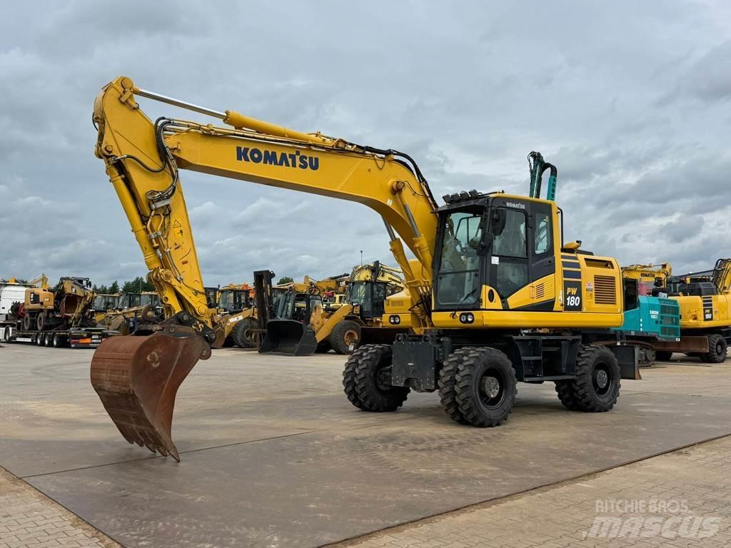 Komatsu PW180-11 轮式挖掘机