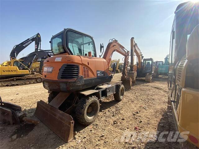 Doosan DX60W 轮式挖掘机