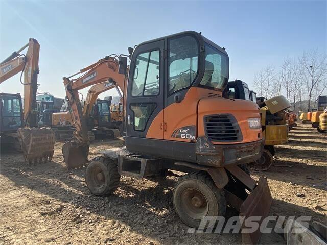 Doosan DX60W 轮式挖掘机
