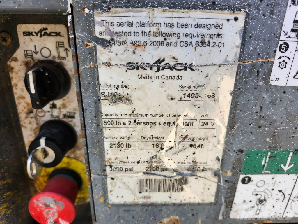 SkyJack SJ 16 客货电梯