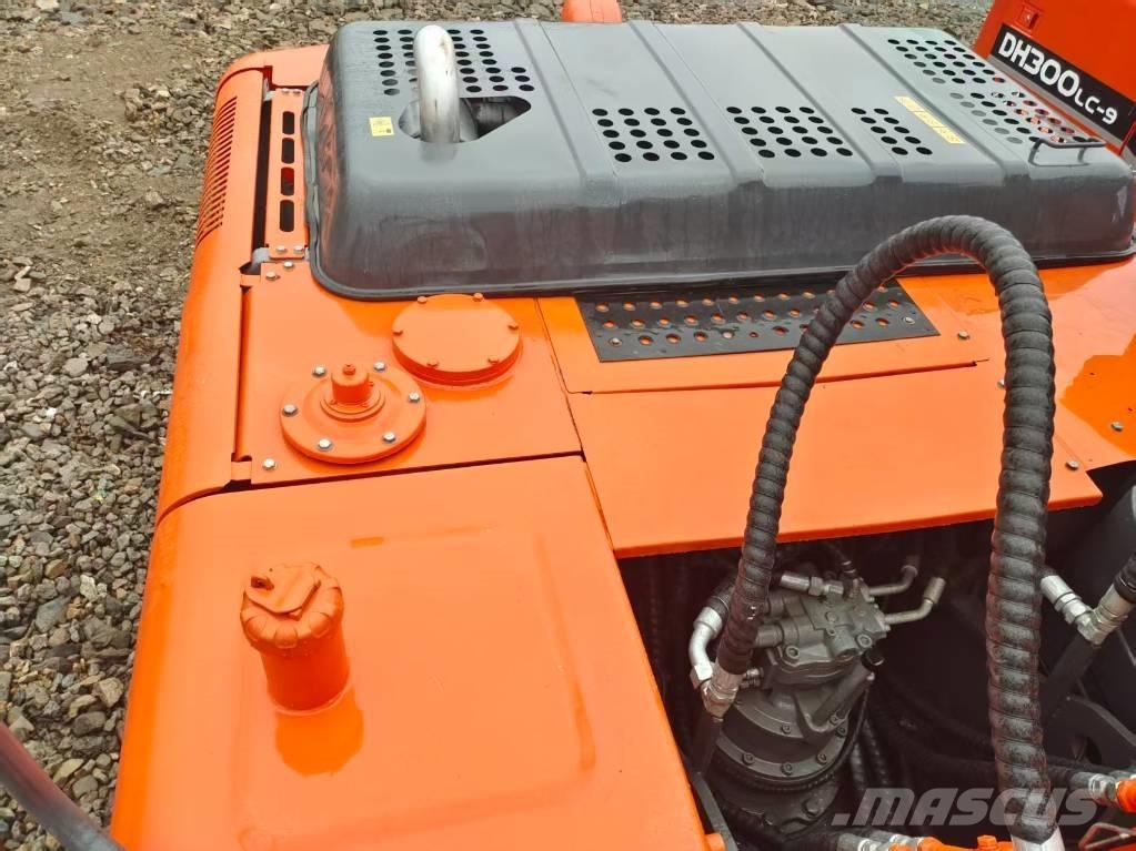 Hitachi ZX 200 履带挖掘机