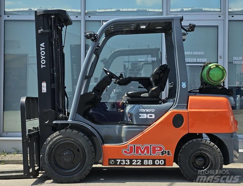 Toyota 8 FG 30 F 天然气叉车