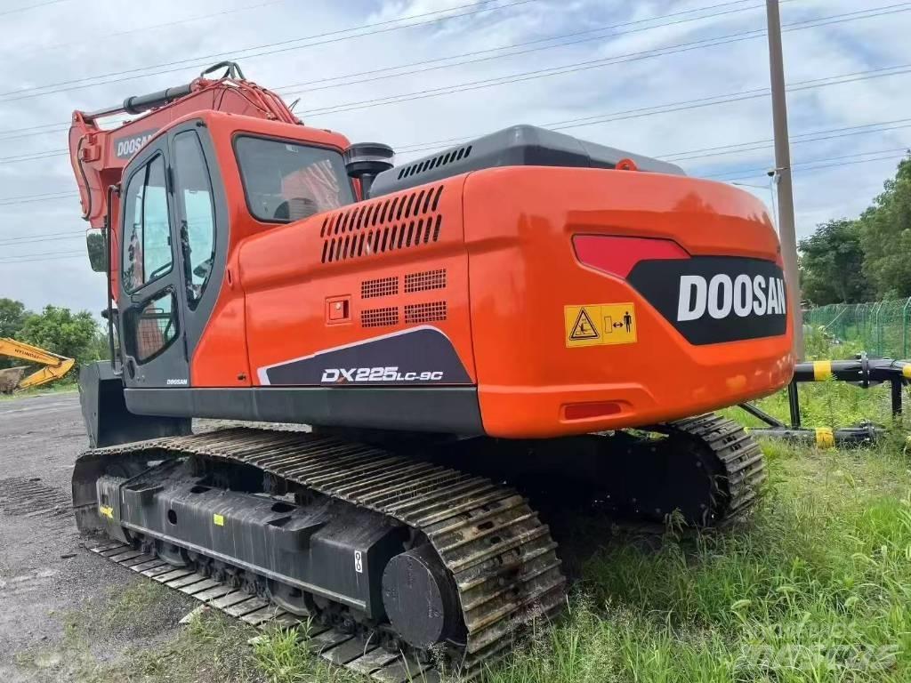 Doosan DX 225LC-9C 履带挖掘机