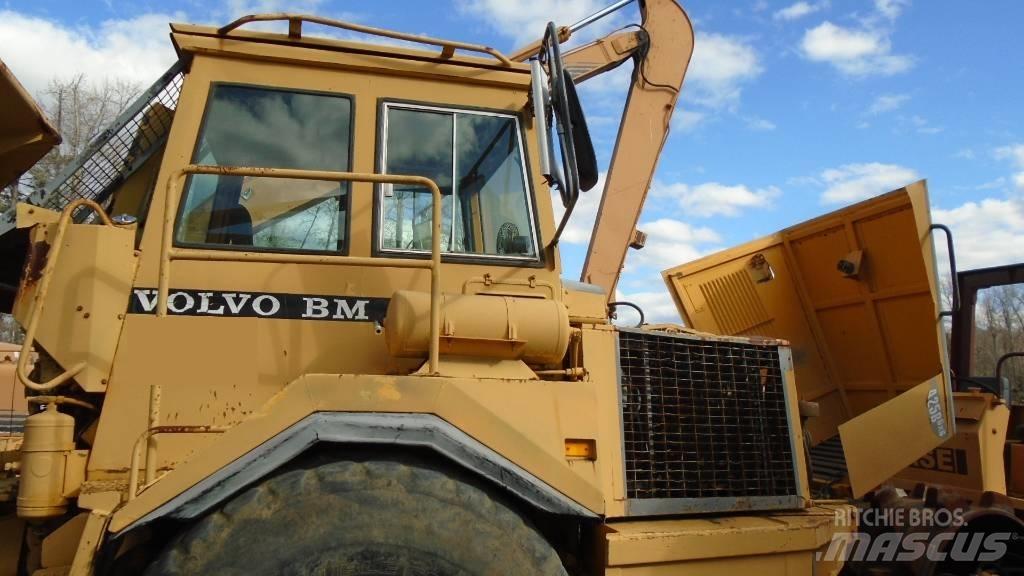 Volvo A 25 B 越野叉车|叉装车