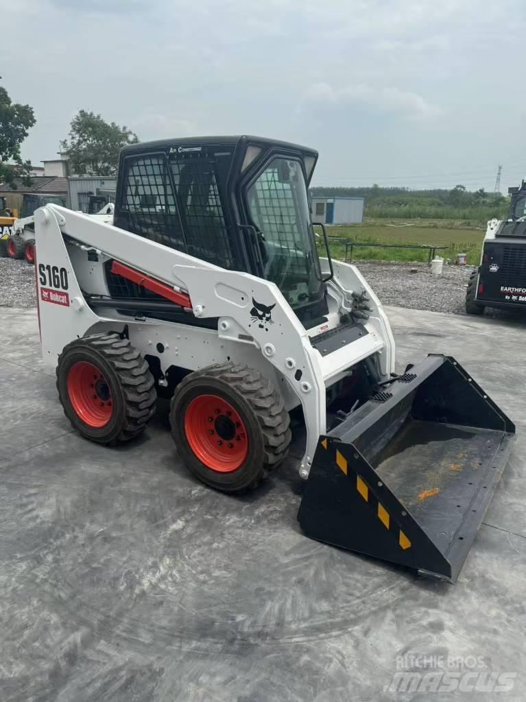 Bobcat S 160 滑移装载机