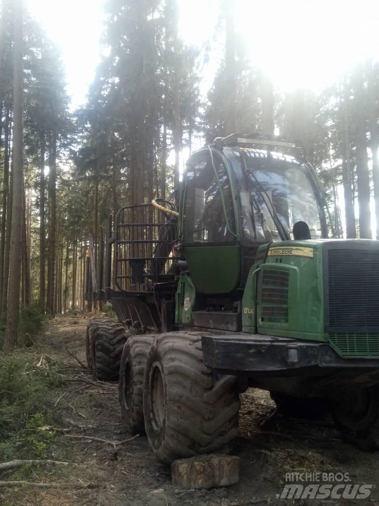 John Deere 1010 E 集运机