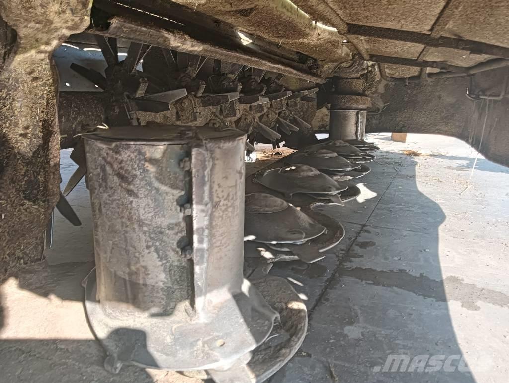 CLAAS Disco 2700 C 割草调节装置