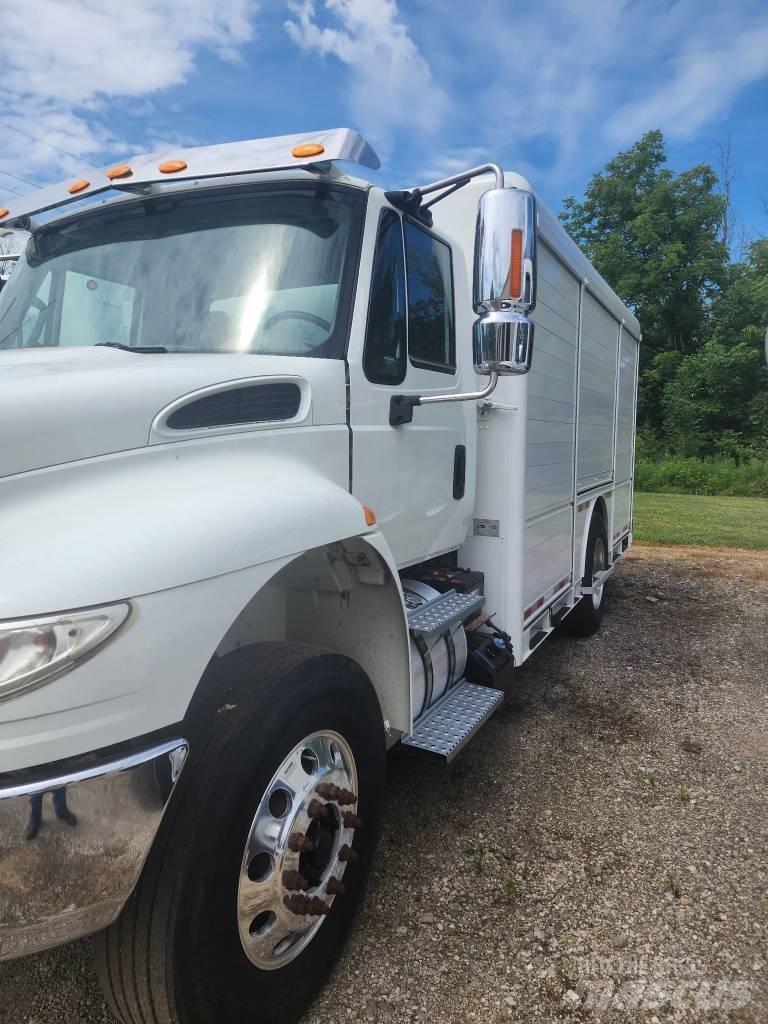 Freightliner M2 饮料运输车