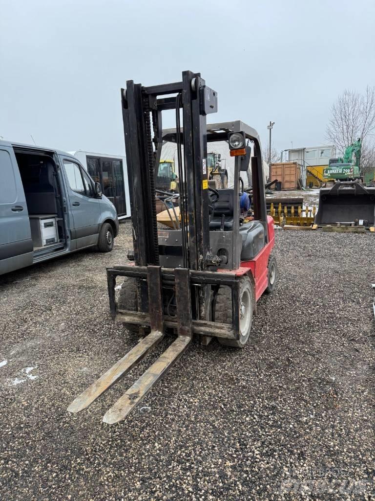 Manitou CG 30 P 天然气叉车
