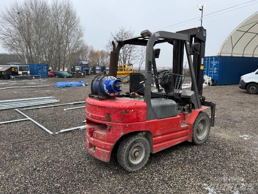Manitou CG 30 P 天然气叉车