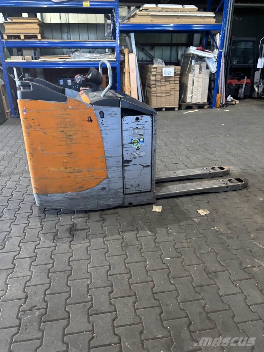 Still EXU-S22 手推堆垛车