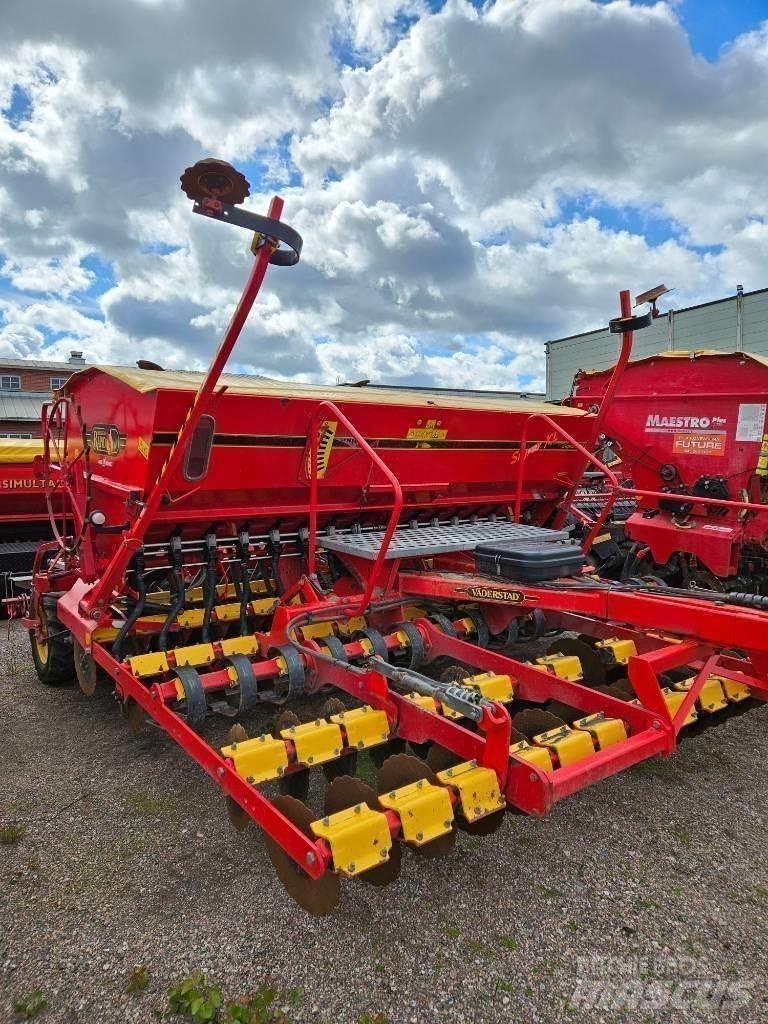 Väderstad Rapid 400 多功能条播机