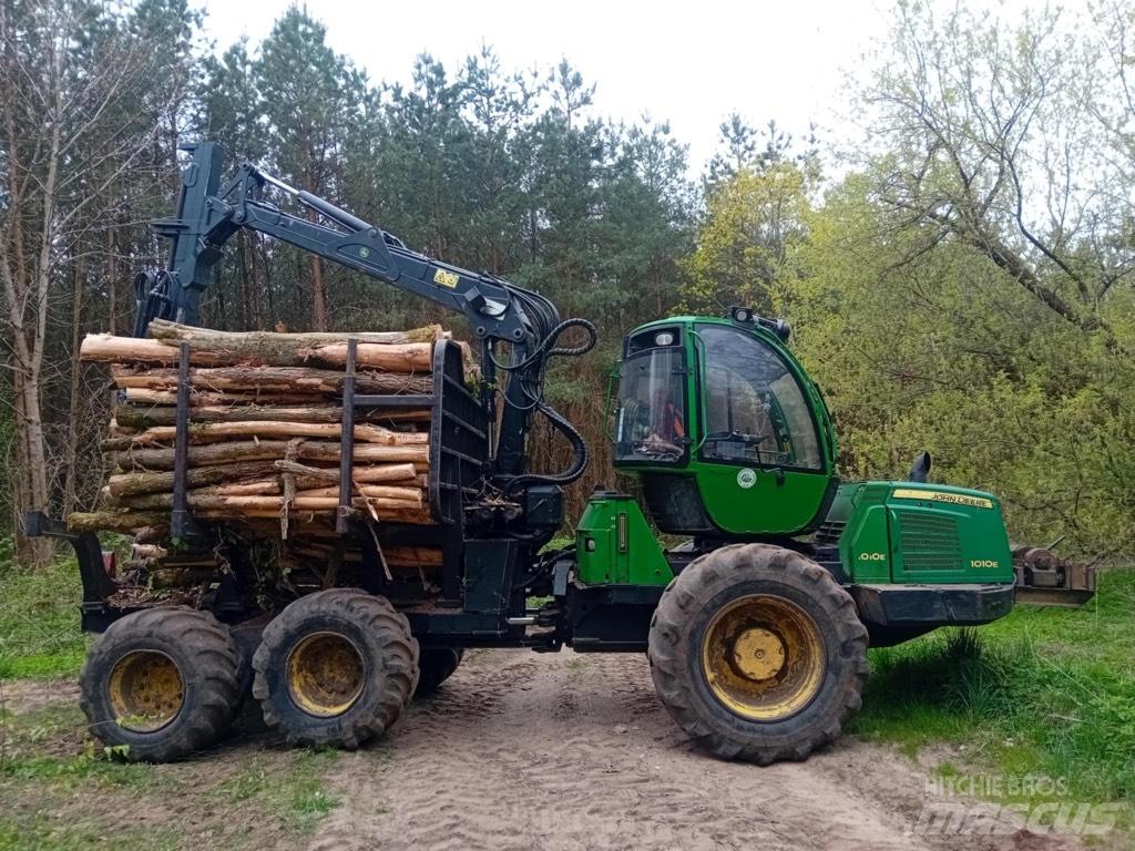 John Deere 1010 E 集运机
