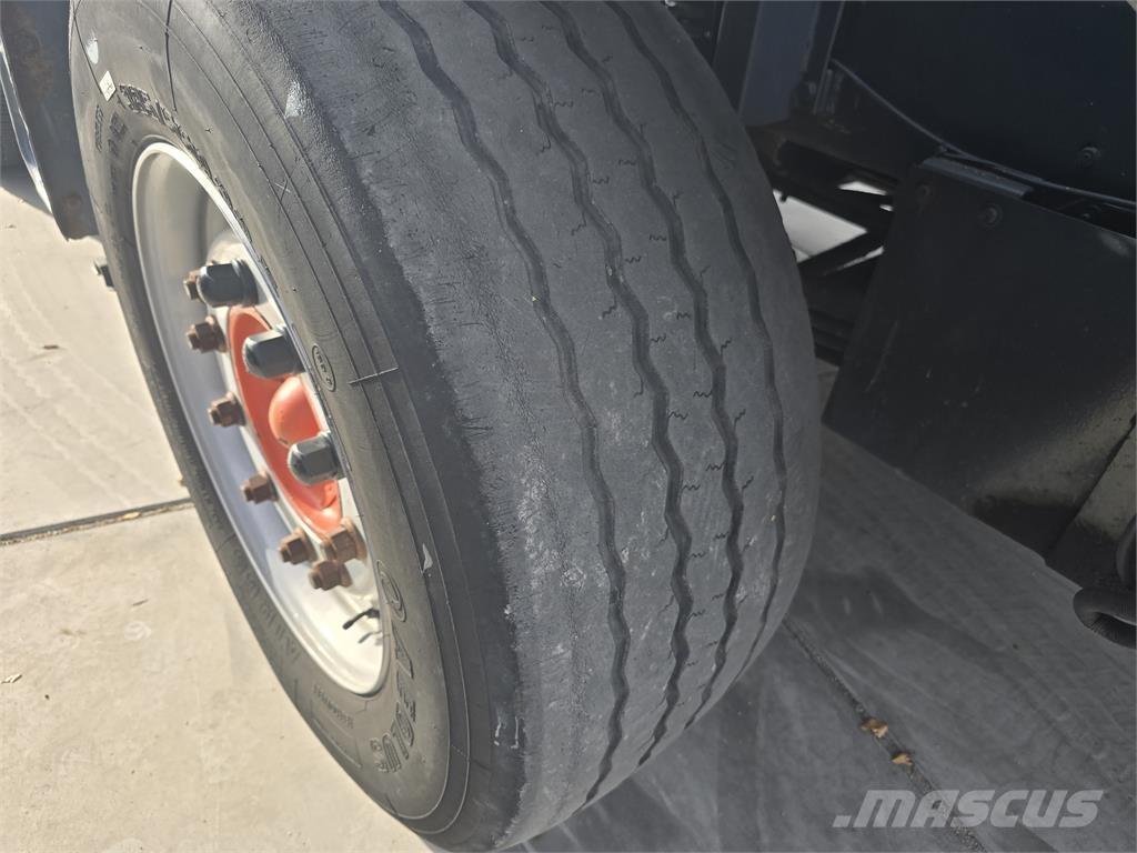  [div] DAF TT2100DH 码头牵引车