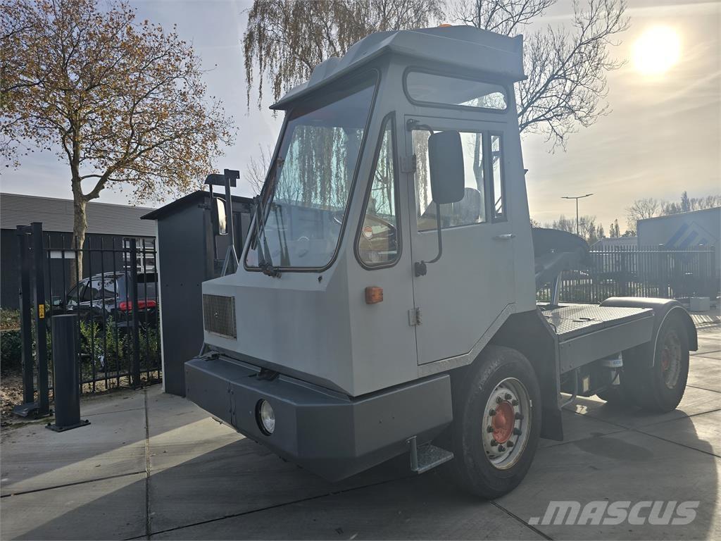  [div] DAF TT2100DH 码头牵引车