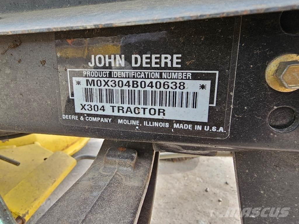 John Deere X 304 骑乘式割草机