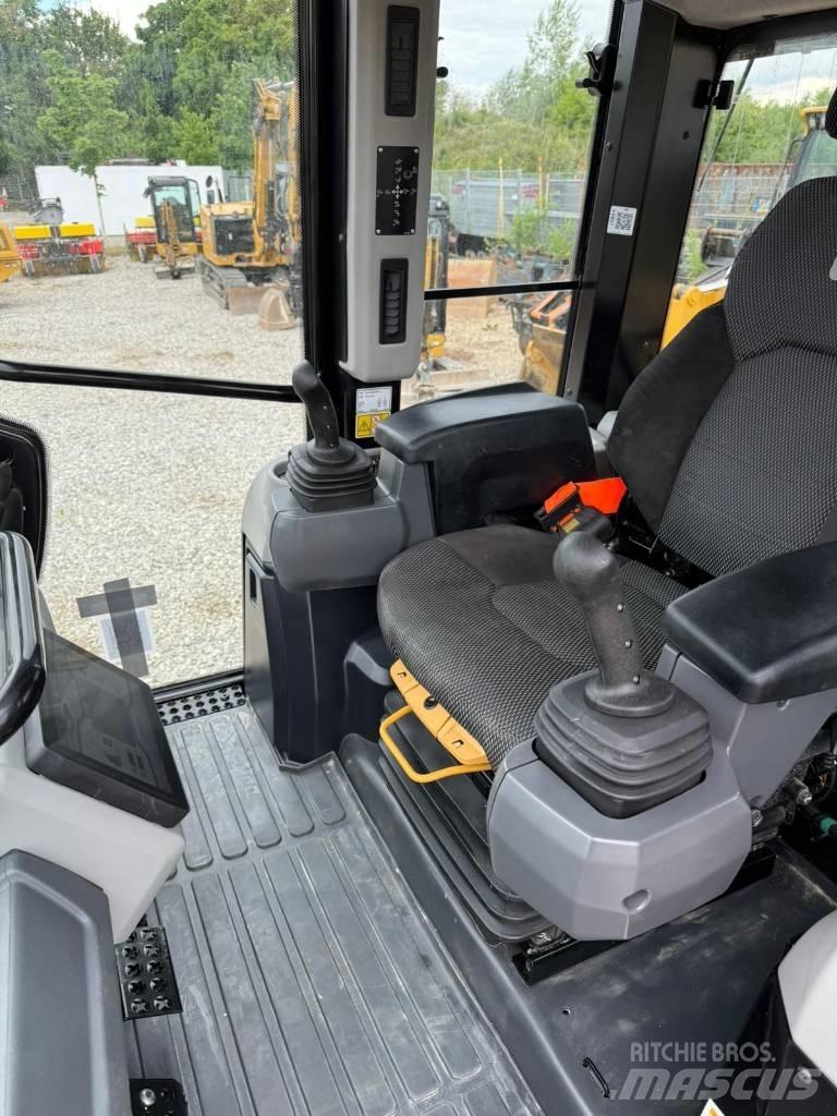 CAT 953 - 12 履带式装载机