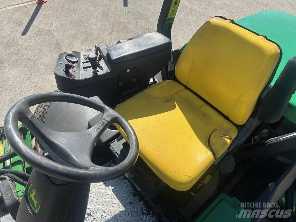 John Deere 3235C 球道割草机