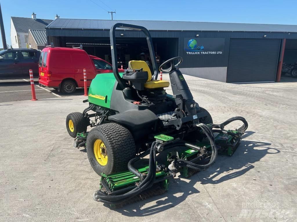John Deere 3235C 球道割草机