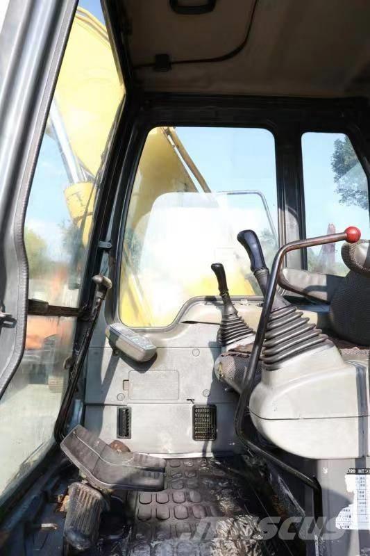 Komatsu PC 120-6E 小型挖掘机