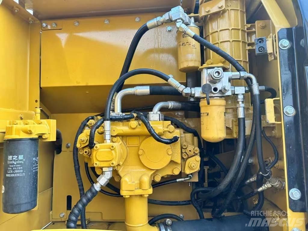 CAT 320 D 履带挖掘机