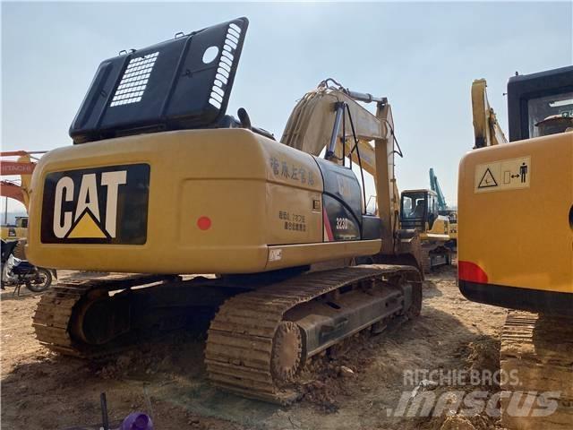 CAT 323D 履带挖掘机